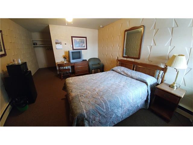 5401 50 Avenue - Photo 1