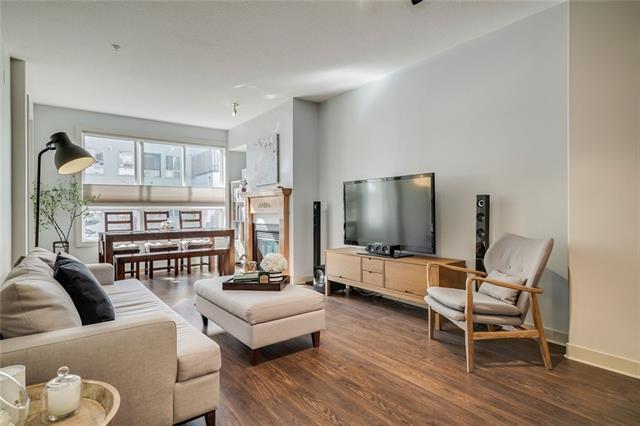 1010 Centre Avenue - Photo 1