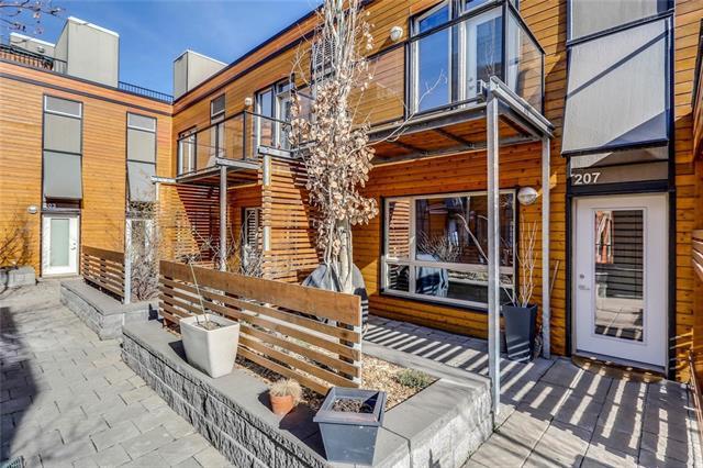 118 8 Street - Photo 1