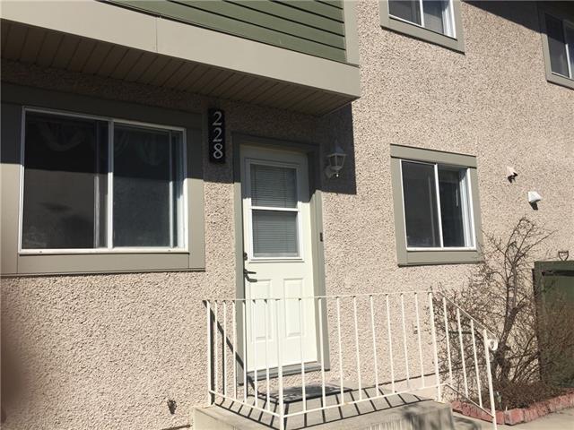 406 Blackthorn Road - Photo 1