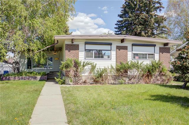 236 Pinegrove Close - Photo 1