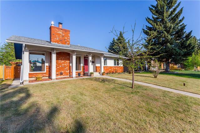 12 Lake Twintree Place - Photo 1
