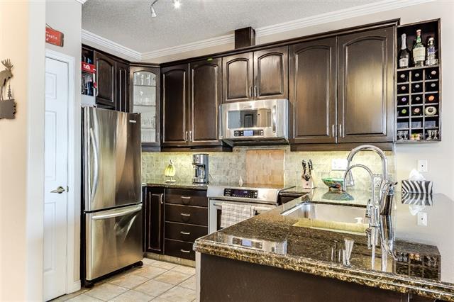 495 78 Avenue - Photo 1