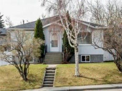 211 25 Avenue - Photo 1