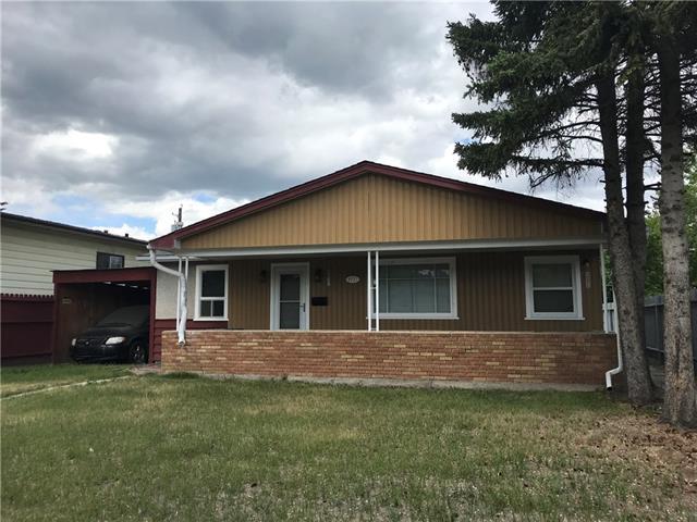 8532 46 Avenue - Photo 1