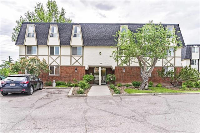 320 Cedar Crescent - Photo 1