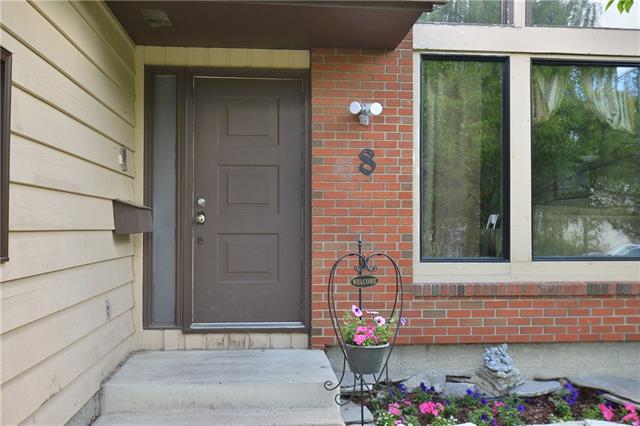 8 Hawkwood Way - Photo 1