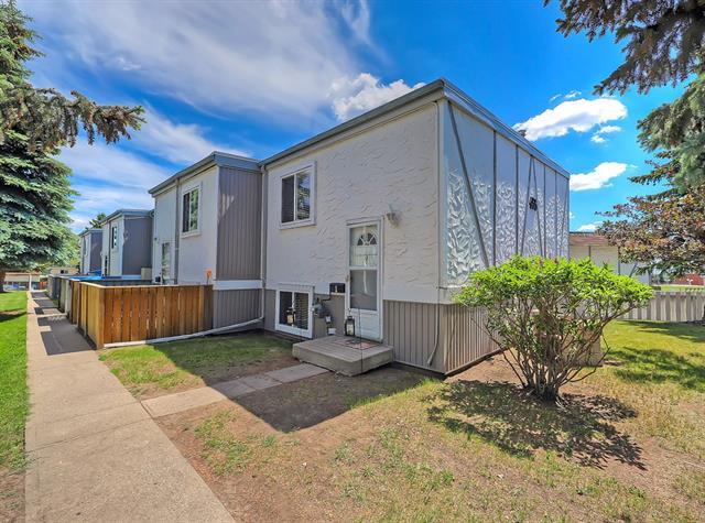 455 Huntsville Crescent - Photo 1