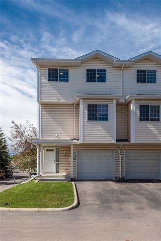 607 Hawkstone Manor - Photo 1