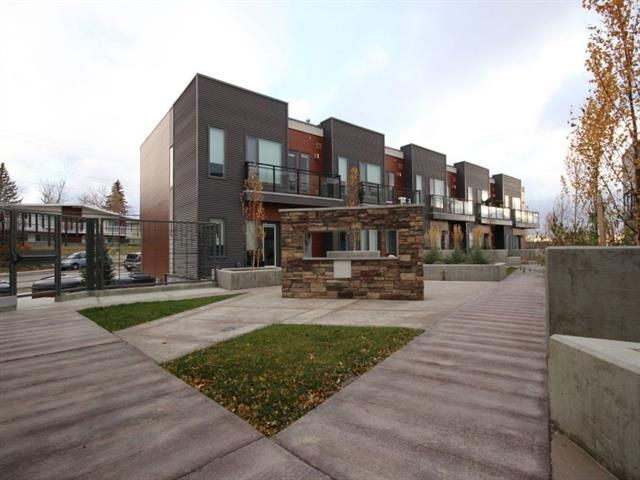 93 34 Avenue - Photo 1