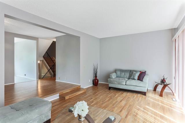 5019 46 Avenue - Photo 1
