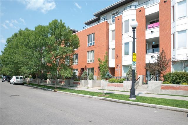 880 Centre Avenue - Photo 1