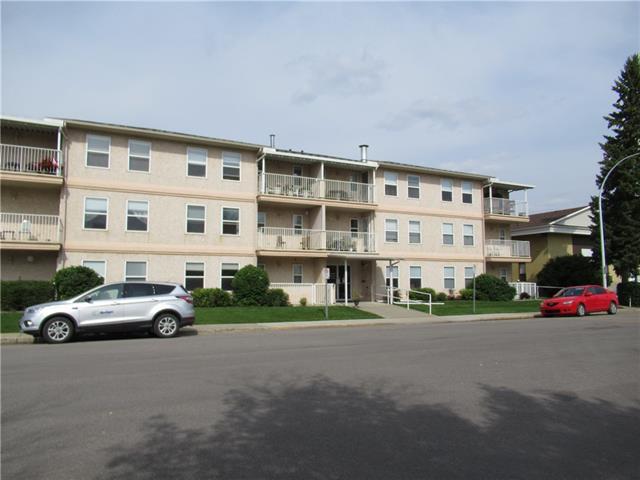 5026 49 Street - Photo 1
