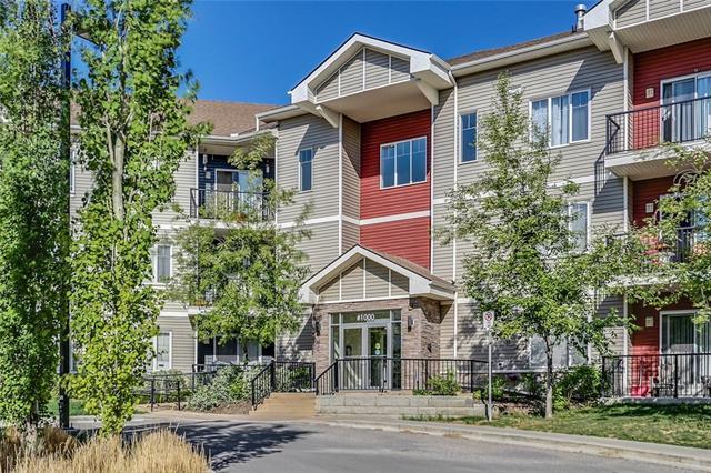 1540 Sherwood Boulevard - Photo 1