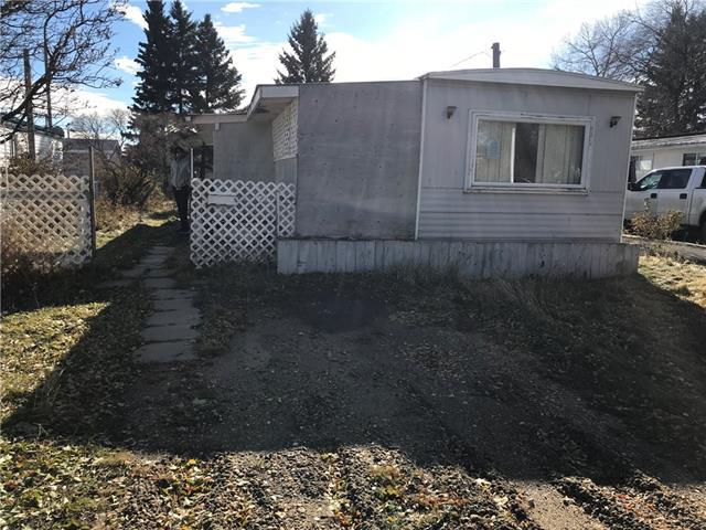 4613 51 Avenue - Photo 1