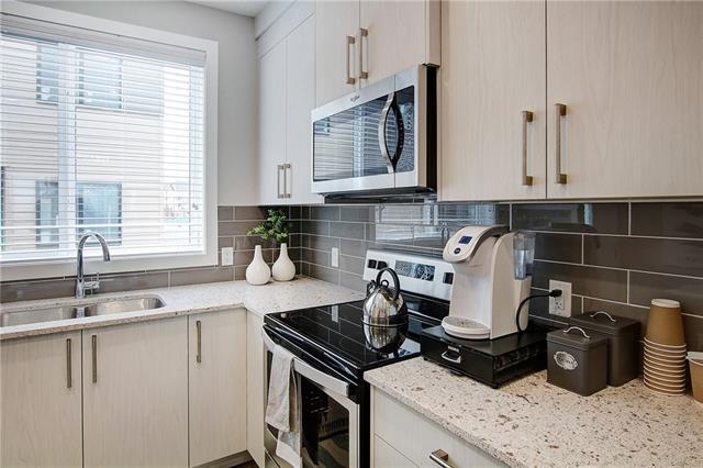 318 Redstone Crescent - Photo 1