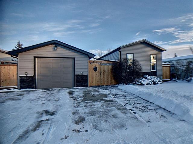 946 Briarwood Crescent - Photo 1