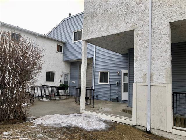 340 Falconridge Crescent - Photo 1