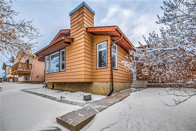 128 Bearberry Crescent - Photo 1