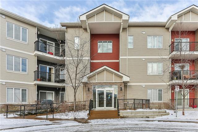 1540 Sherwood Boulevard - Photo 1