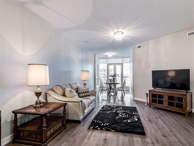 32 Varsity Estates Circle - Photo 1