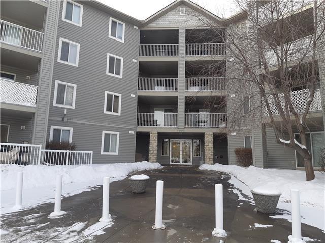 604 8 Street - Photo 1