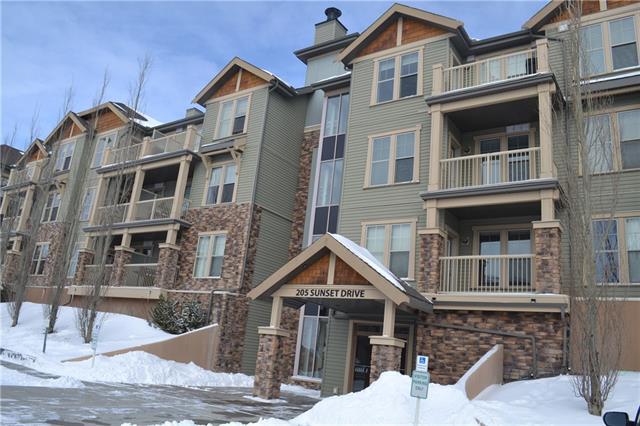 205 Sunset Drive - Photo 1