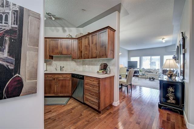 10 Discovery Ridge Close - Photo 1