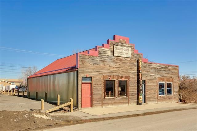 2114 19 Street - Photo 1