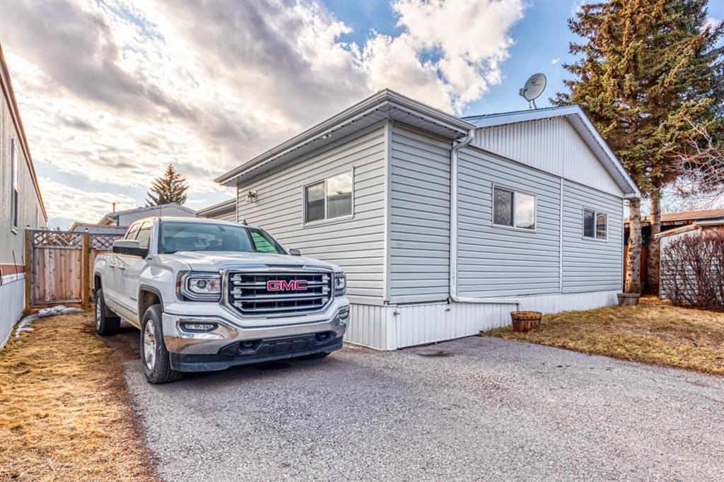 3223 83 Street - Photo 1