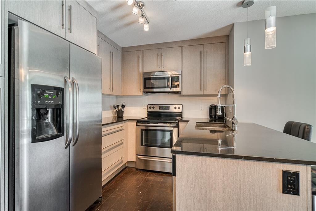 11 Mahogany Row - Photo 1
