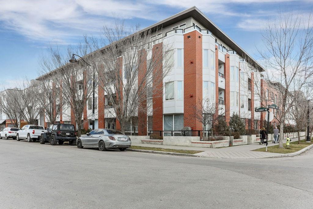 830 Centre Avenue - Photo 1