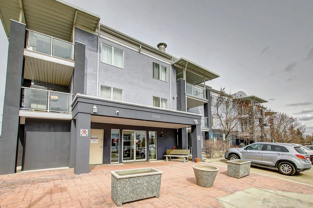 2280 68 Street - Photo 1