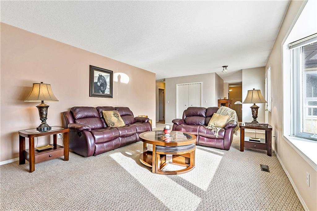 106 Park Crescent - Photo 1