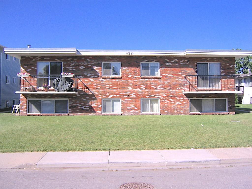 4311 75 Street - Photo 1