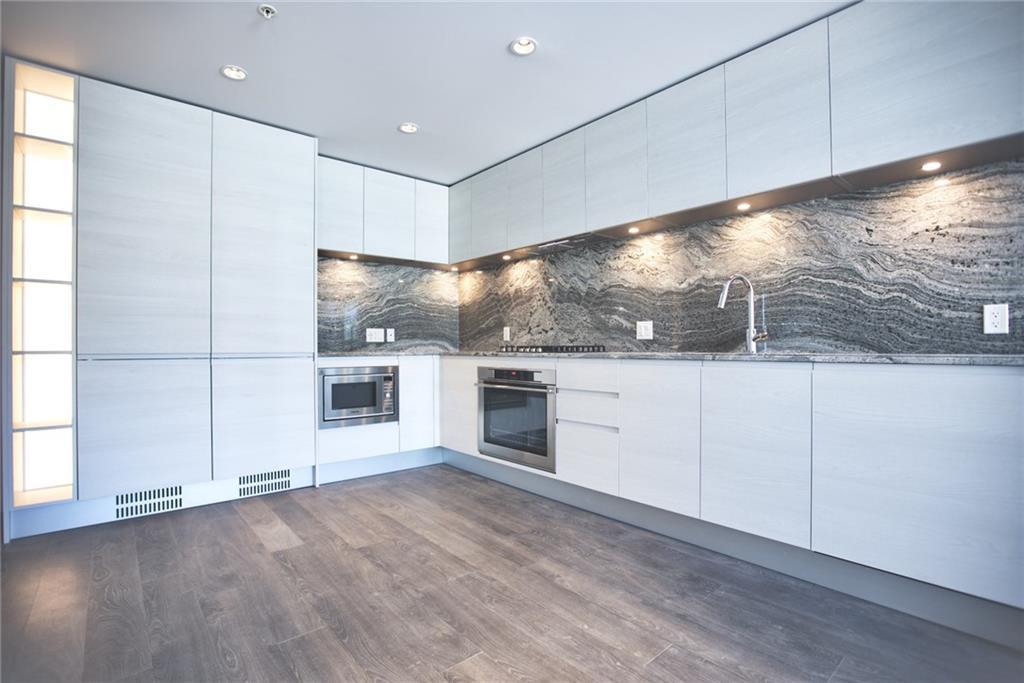 310 12 Avenue - Photo 1