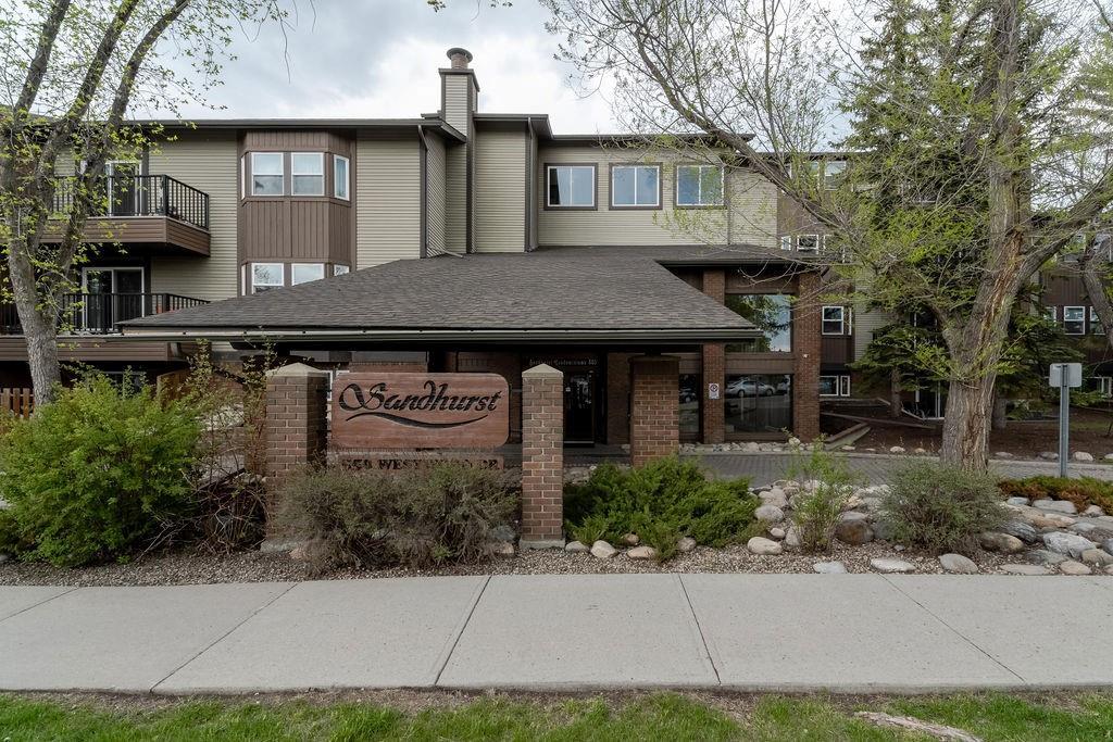 550 Westwood Drive - Photo 1
