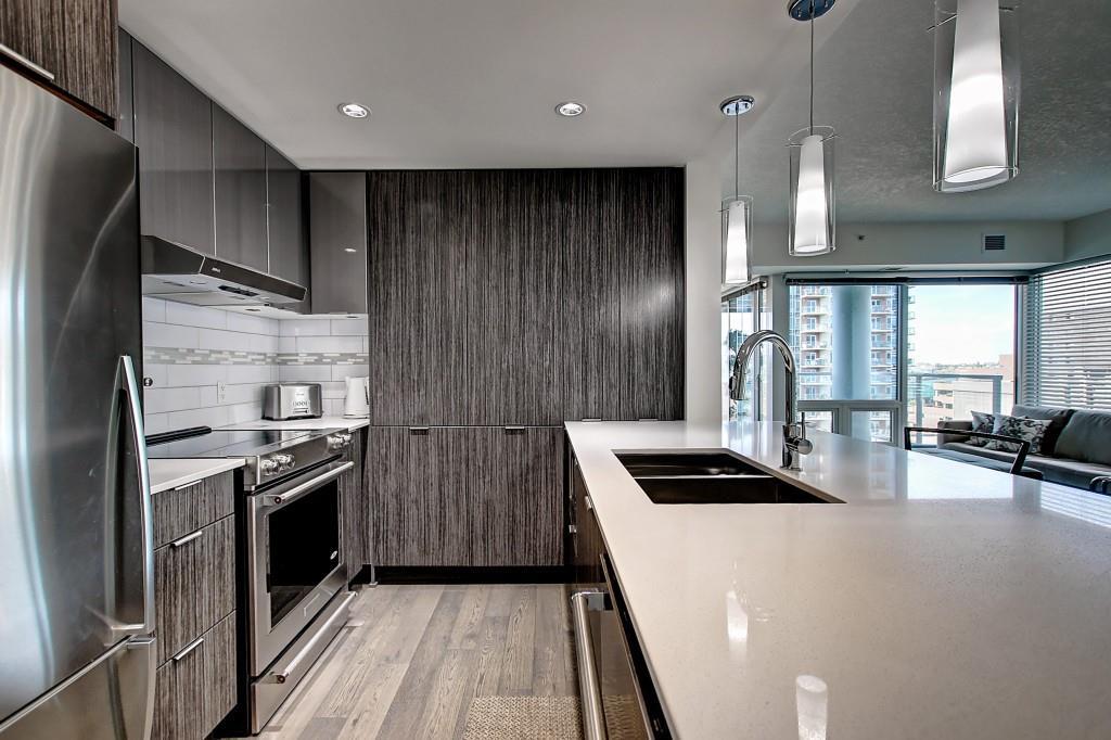 930 6 Avenue - Photo 1