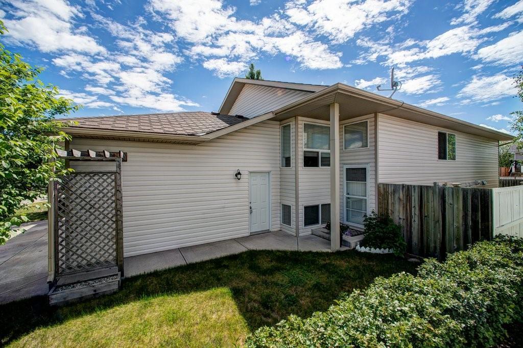 1425 Strathcona Way - Photo 1