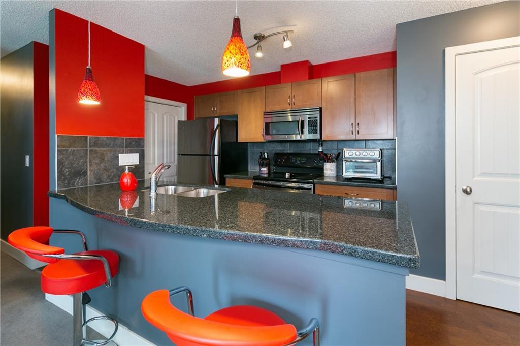 220 Village Terrace - Photo 1