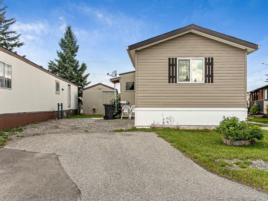 112 1 Avenue - Photo 1