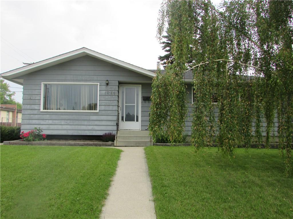 1044 96 Avenue - Photo 1