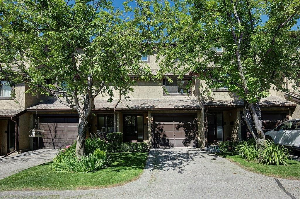 32 Glamis Garden(S) - Photo 1