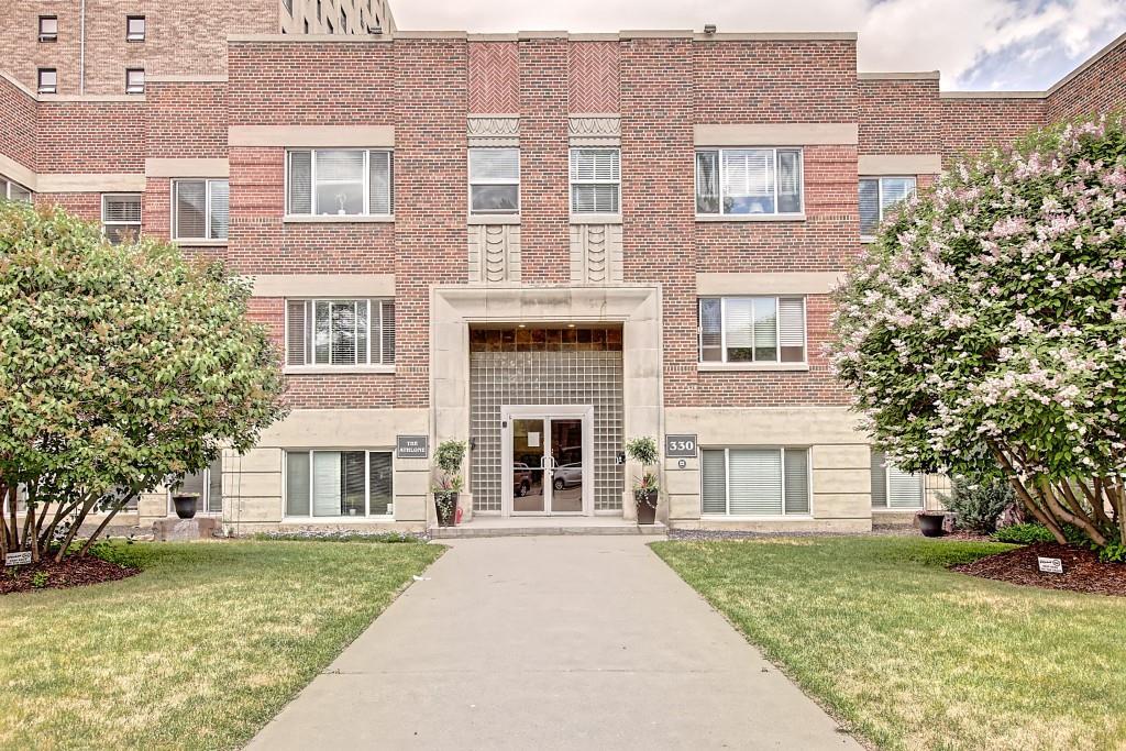 330 19 Avenue - Photo 1