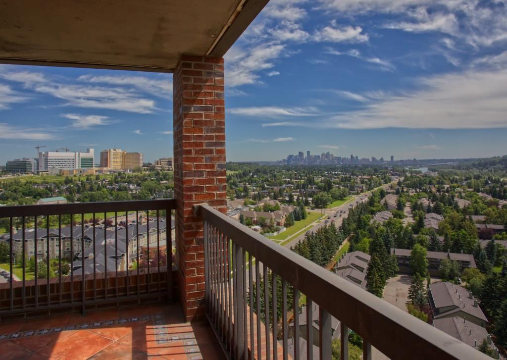 145 Point Drive - Photo 1
