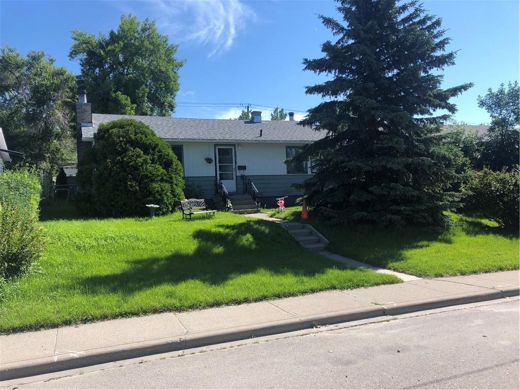 5024 21 Avenue - Photo 1