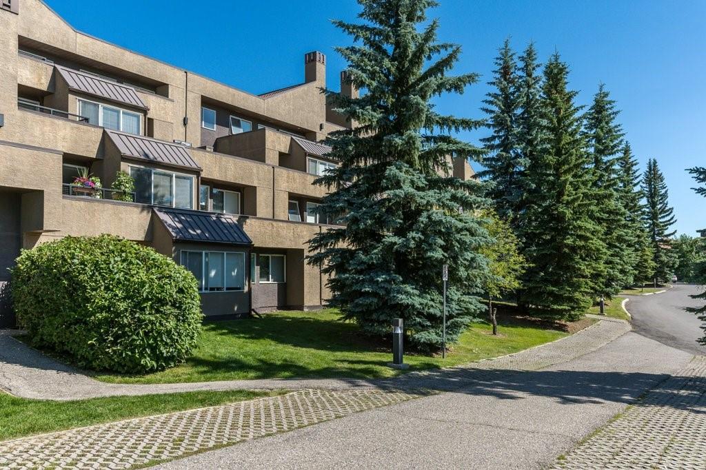 109 Village Heights - Photo 1