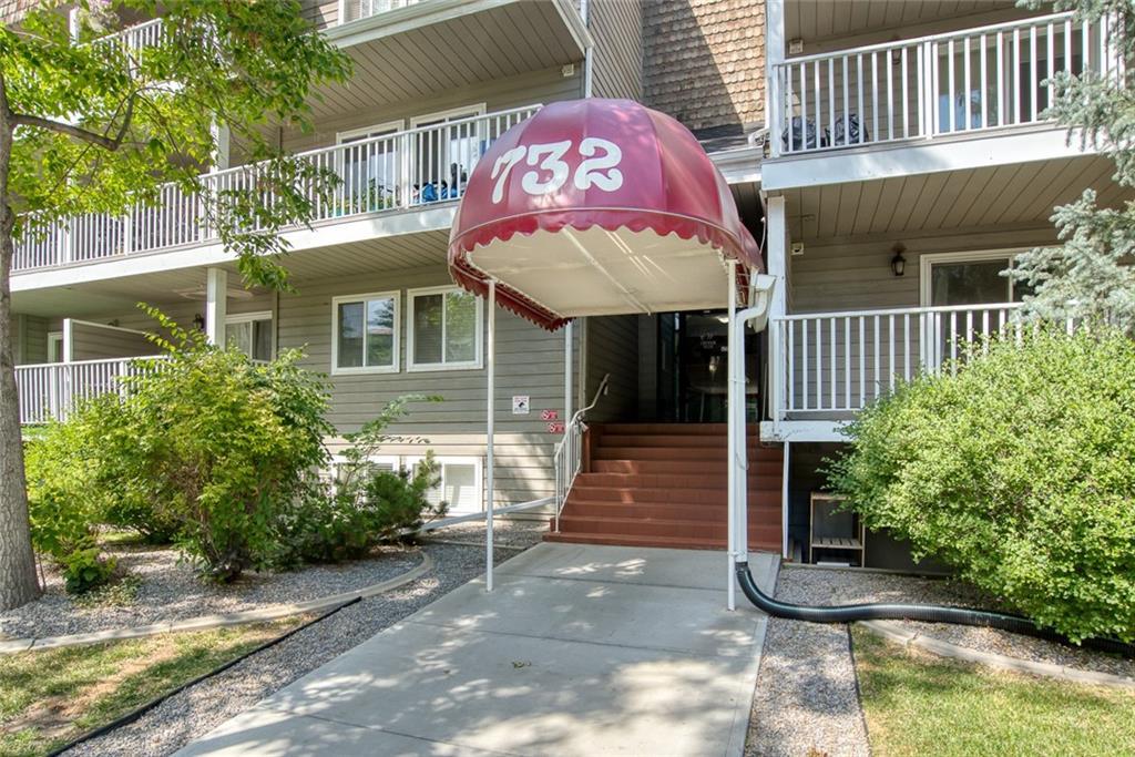 732 57 Avenue - Photo 1
