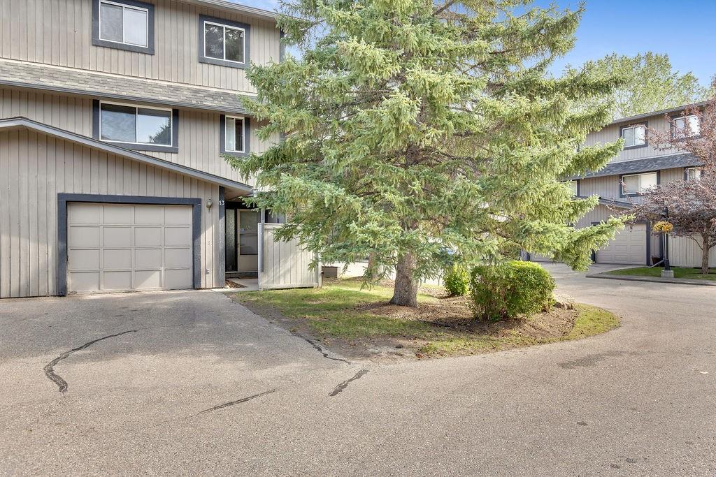 27 Silver Springs Drive - Photo 1