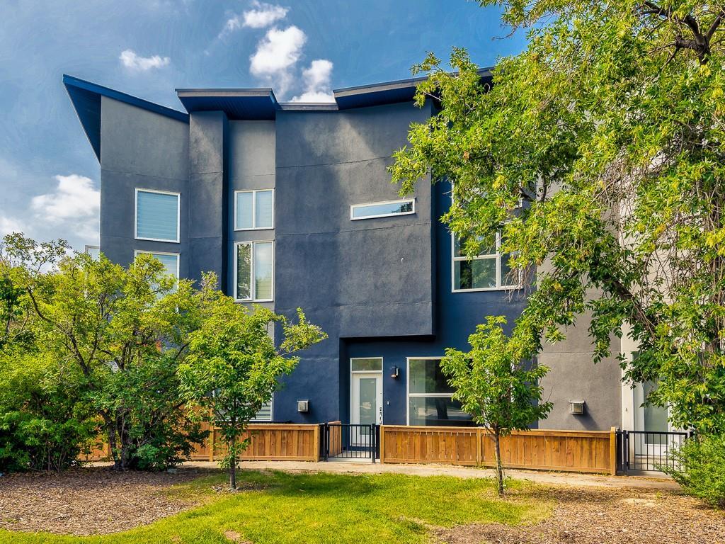 448 15 Avenue - Photo 1